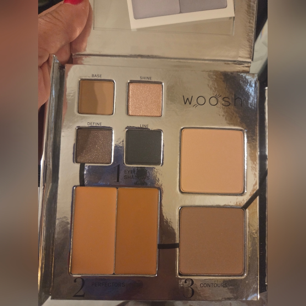Woosh Beauty "Fold Out Face" complete Makeup Palette - Picture 9 of 17
